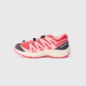 XA PRO V8 UNISEX - Hiking shoes - rouge red/almond milk/flamingo pink XA PRO V8 UNISEX - Hiking shoes - rouge red/almond milk/flamingo pink