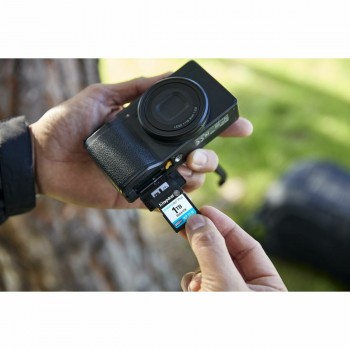 Карта памяти микро-SD с адаптером Kingston SDG4/256GB 256 GB