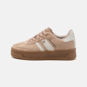 Trainers - beige Trainers - beige