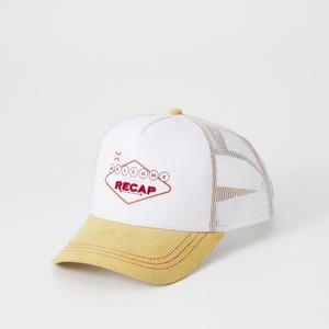 "WHAT HAPPENS IN " TRUCKER UNISEX - Cap - yellow/white "WHAT HAPPENS IN " TRUCKER UNISEX - Cap - yellow/white