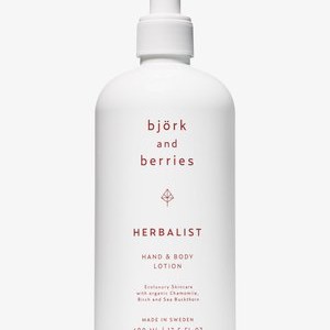 BJÖRK & BERRIES BODY LOTION HERBALIST HAND & BODY LOTION - Moisturiser - transparent BJÖRK & BERRIES BODY LOTION HERBALIST HAND & BODY LOTION - Moisturiser - transparent