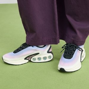AIR MAX DN - Trainers - playful pink/off noir/aluminum/alabaster/vivid orange/comet red