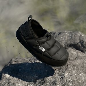 THERMOBALL TRACTION MULE II - Hiking shoes - black/white THERMOBALL TRACTION MULE II - Hiking shoes - black/white