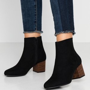 Ankle boots - black