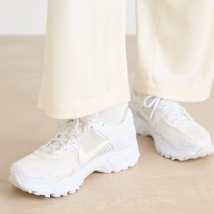 ZOOM VOMERO 5 - Trainers - white/platinum-coloured ZOOM VOMERO 5 - Trainers - white/platinum-coloured