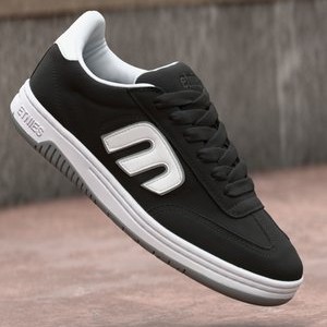 LOCUT UNISEX - Skate shoes - black/white LOCUT UNISEX - Skate shoes - black/white