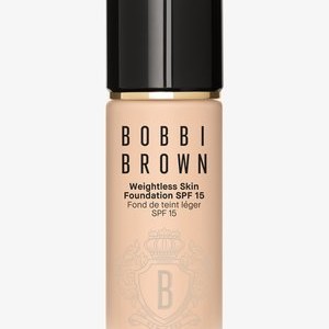 WEIGHTLESS SKIN FOUNDATION - Foundation - sand