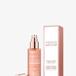 FOREO SUPERCHARGED BARRIER RESTORING ESSENCE MIST 110ML - Toner FOREO SUPERCHARGED BARRIER RESTORING ESSENCE MIST 110ML - Toner
