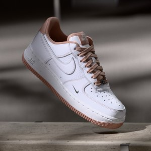 AIR FORCE 1 07 - Trainers - white/particle pink/metallic silver-coloured AIR FORCE 1 07 - Trainers - white/particle pink/metallic silver-coloured