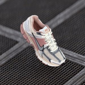ZOOM VOMERO 5 NEWS - Trainers - sail/pearl white/particle pink/black-white ZOOM VOMERO 5 NEWS - Trainers - sail/pearl white/particle pink/black-white