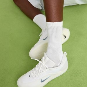 ZOOM NYJAH 4 UNISEX - Skate shoes - white/black ZOOM NYJAH 4 UNISEX - Skate shoes - white/black