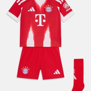FC BAYERN 2025/2026 HOME KIDS UNISEX SET - Other accessories - red FC BAYERN 2025/2026 HOME KIDS UNISEX SET - Other accessories - red