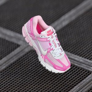 ZOOM VOMERO 5 - Trainers - hyper pink/summit white/pink foam/playful pink/photon dust ZOOM VOMERO 5 - Trainers - hyper pink/summit white/pink foam/playful pink/photon dust