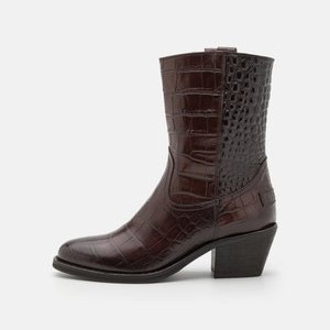 Cowboy/biker ankle boot - dark brown Cowboy/biker ankle boot - dark brown