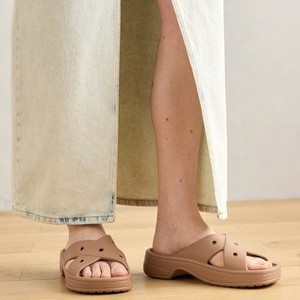 WOMENS CROSS STRAP - Pool slides - milk chocolate WOMENS CROSS STRAP - Pool slides - milk chocolate