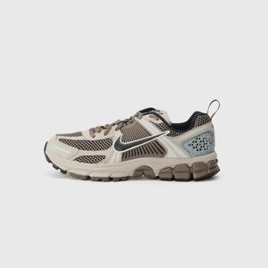 VOMERO 5 UNISEX - Trainers - college grey/black cave/ stone metallic silver-coloured VOMERO 5 UNISEX - Trainers - college grey/black cave/ stone metallic silver-coloured