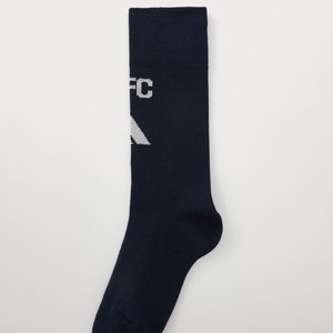 ARSENAL FC 25/26 AWAY MINI KIT SOCKS UNISEX - Football socks - night indigo/grey two ARSENAL FC 25/26 AWAY MINI KIT SOCKS UNISEX - Football socks - night indigo/grey two